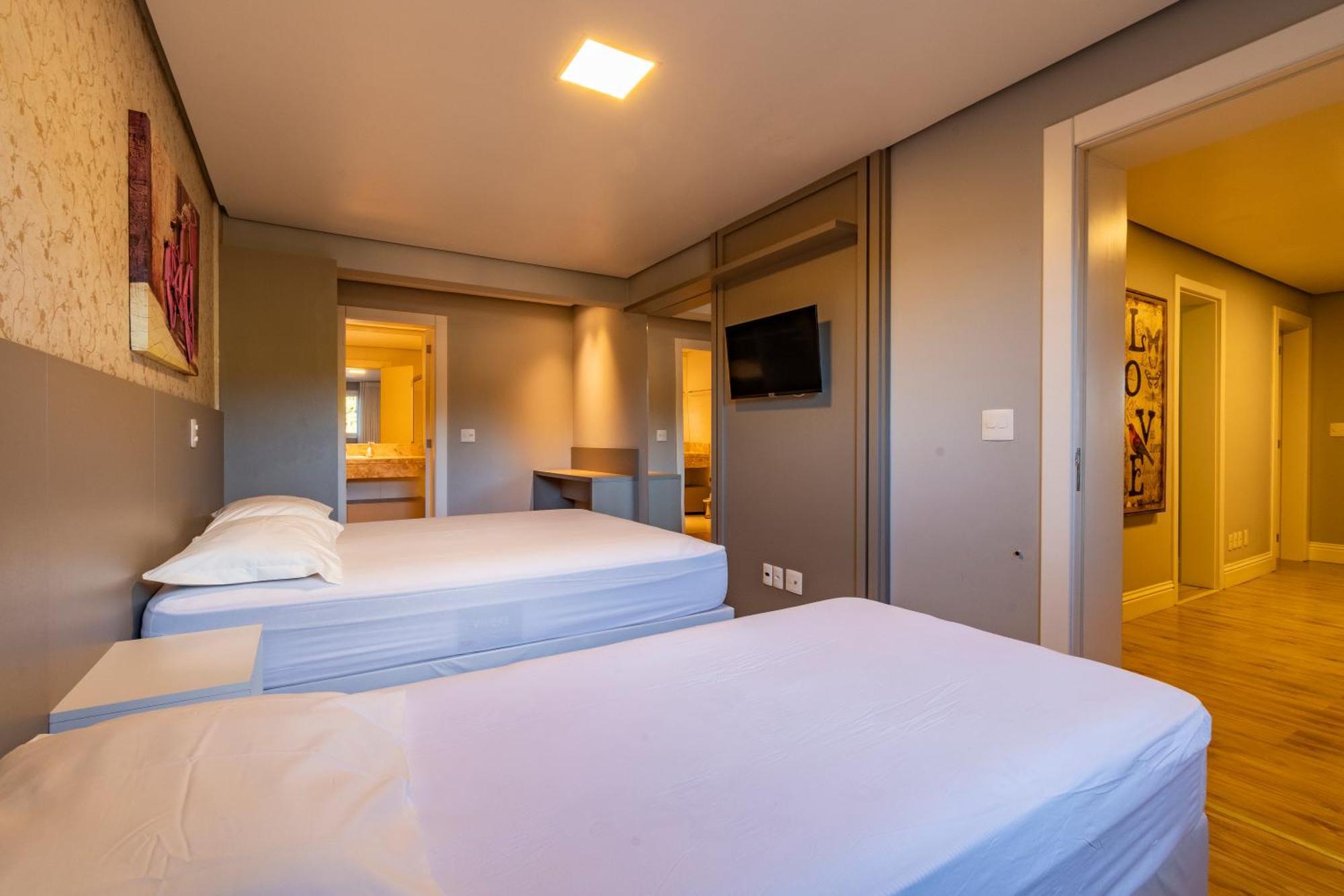 A Apenas 300 Mts Da Rua Coberta, No Exclusivo Via Florida Apartment Gramado Exterior photo