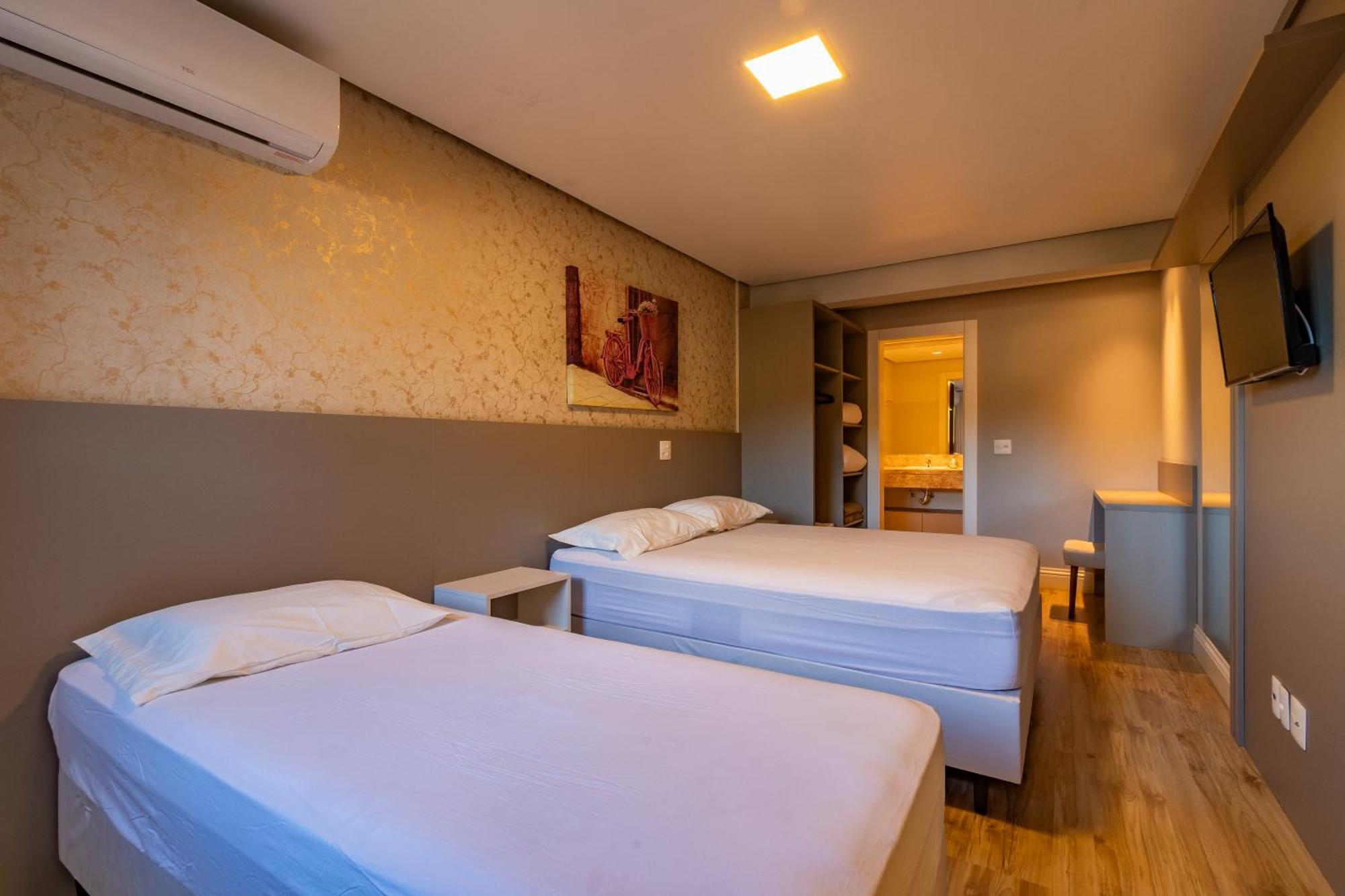 A Apenas 300 Mts Da Rua Coberta, No Exclusivo Via Florida Apartment Gramado Exterior photo