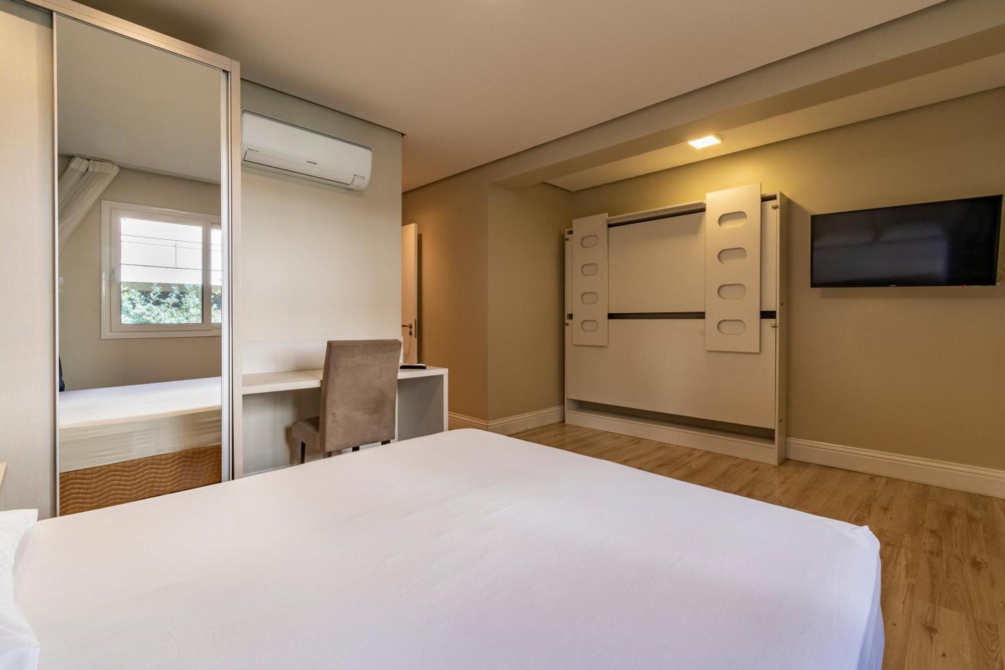 A Apenas 300 Mts Da Rua Coberta, No Exclusivo Via Florida Apartment Gramado Exterior photo